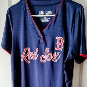 Red Sox women Tshirt V neck with one button